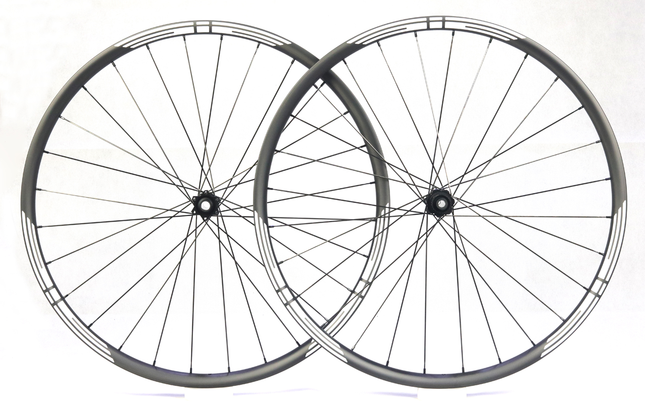 29er-I22-D23-asymmetric- mountain-bike-hookless-XC-carbon-wheels